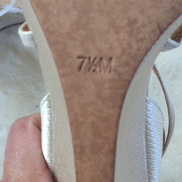 Badgley Mischka wedges - Picture 8 of 9